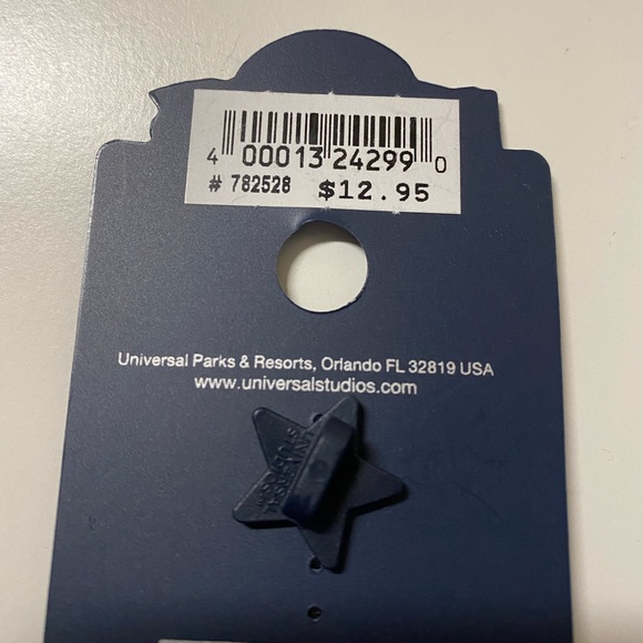 Universal Studios Jurassic World Red Pin New - Picture 9 of 11